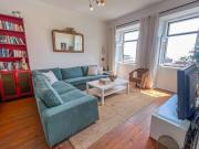 Stay as a Local! Santos Historical 6 Bedroom Apartment IV