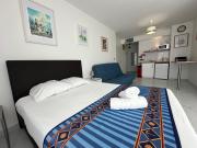 Disneyland 2km - New construction Deluxe Apartment for 2-4 persons