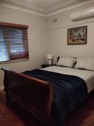 A Rosy house in Roselands