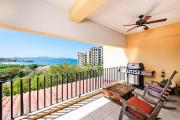 Beautiful Ocean-View Condo in Flamingo - Walk to B