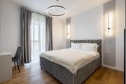 Maze Modern 1 King bed Apartment, fast Wi-Fi, in One Cotroceni