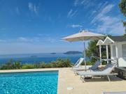 "Ulivi House" inside a Private Park, shared Pool, Tennis, 2 AC BDR, 2BTH, parking next home and private garage in Lerici!