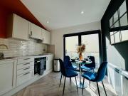 Central One Bedroom Flat Next to Brighton Beach I Sleep 5 Guests