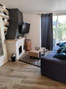 Maison de ville avec extérieur au calme.