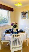 Apartment-2BR-Parking-Walk to Town-Near Beach-WiFi Apartment-2BR-Parking-Walk to Town-Near Beach-WiFi