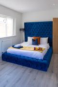 The Bluebird Apartment, Built in 2023, 2 minutes walk to JR Hospital & Manor, Ideal for Oxford Brookes University