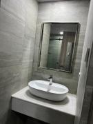 Unit 401, City Hub Condominium