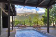 MP506H Mountain Plaza Hotel Room Hot Tub Hotel Room