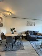Stylish London Stay 2-Bedroom Duplex Sleeps 6