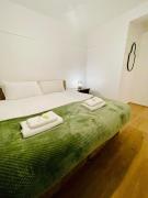 2BD CanaryWharf Mile End Private Balcony FREE Parking