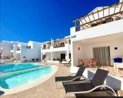 Heated pools-200m beach- Wifi