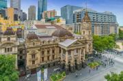 Melbourne Town Hall View Apartment