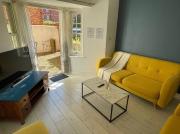 Queen Anne Court-FREE PARKING By Prescott Apartments