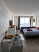 Amazing Cosy Studio with Ocean View & Pool