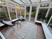 Spacious 3 bed garden & parking