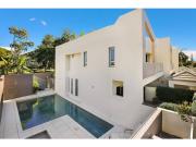 Top Alexandra Headland