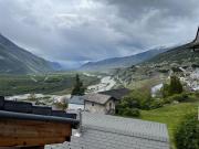 Stay in the Heart of Wallis