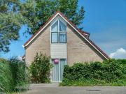 Bungalow in Breskens near Beach & Lighthouse