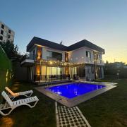 Havuzlu Villa-Kartepe