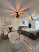 Holiday House Sunset Spa