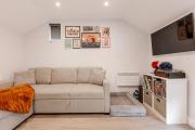 Comfortable 1BR duplex in Clapham