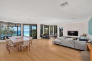 Top Hyams Beach