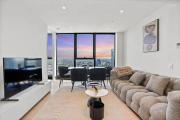 2BR Apt w Stunning City and VIC Market Views