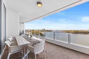 Breathtaking Waterfront Apartment in Mandurah