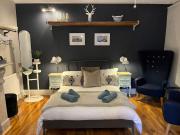 Studio 77 - Stylish, Free Parking, Fast Wi-Fi, Netflix