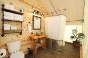 Glamping Tent #9 with AC and Private Bath 2 Queens