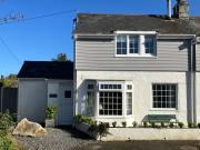 Cosy Cottage with Wood Burning Stove