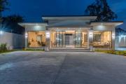 T M L-Hidden Manor Pool villa-6 bedrooms-Luxury KTV & Billiards - Private Party Paradise