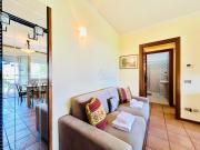 Little Italy Apt- piscina e relax al Lago di Garda