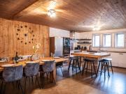 Demi-Chalet en plein coeur de Chamonix - Gabi