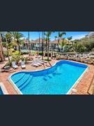 Loft Villa Pool Spa & Beach Sleeps Six!