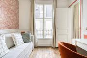 Green apartment Paris city center - V