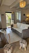 Maison la Doucette et son extérieur Maison la Doucette et son extérieur