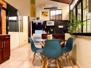 Apartamento dos habitaciones baños completos WiFi y AC todo el apto, parqueo interno,San Salvador, Colonia escalón