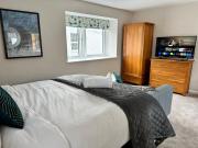 Russell Street- Studio Apartment