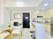 WV 17 Sleek & Trendy Studio with Bunk Bed