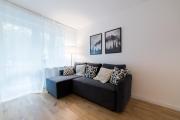 Kosmonautów Comfort Apartment by BookingHost