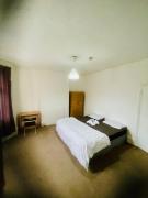 Spacious Room near central london Spacious Room near central london