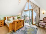 Private Lodge Retreat with Spa and Sauna