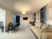 Two bed spacious apartment, central location, free parking and Wifi