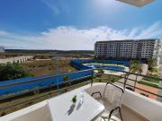 Bel appartement climatisé, avec piscine et parking souterrain gratuit, à deux pas de la mer