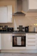 Contractor-Friendly 3-Bed, Games Room, Pool Table! Contractor-Friendly 3-Bed, Games Room, Pool Table!