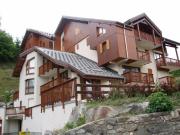 Appartement cosy 4 pers. à Valloire, proche centre & pistes, balcon, parking, casier à skis - FR-1-263-529 Appartement cosy 4 pers. à Valloire, proche centre & pistes, balcon, parking, casier à skis - FR-1-263-529