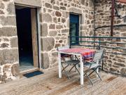 Gîte en pierre du 18ème siècle avec vue sur vallée, jacuzzi et terrasses - FR-1-496-335