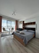 Elegant Studio with City Views - Prime Location - 02