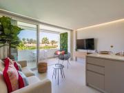 Freshly Renovated, Walk to Yumbo, Shops & Dining